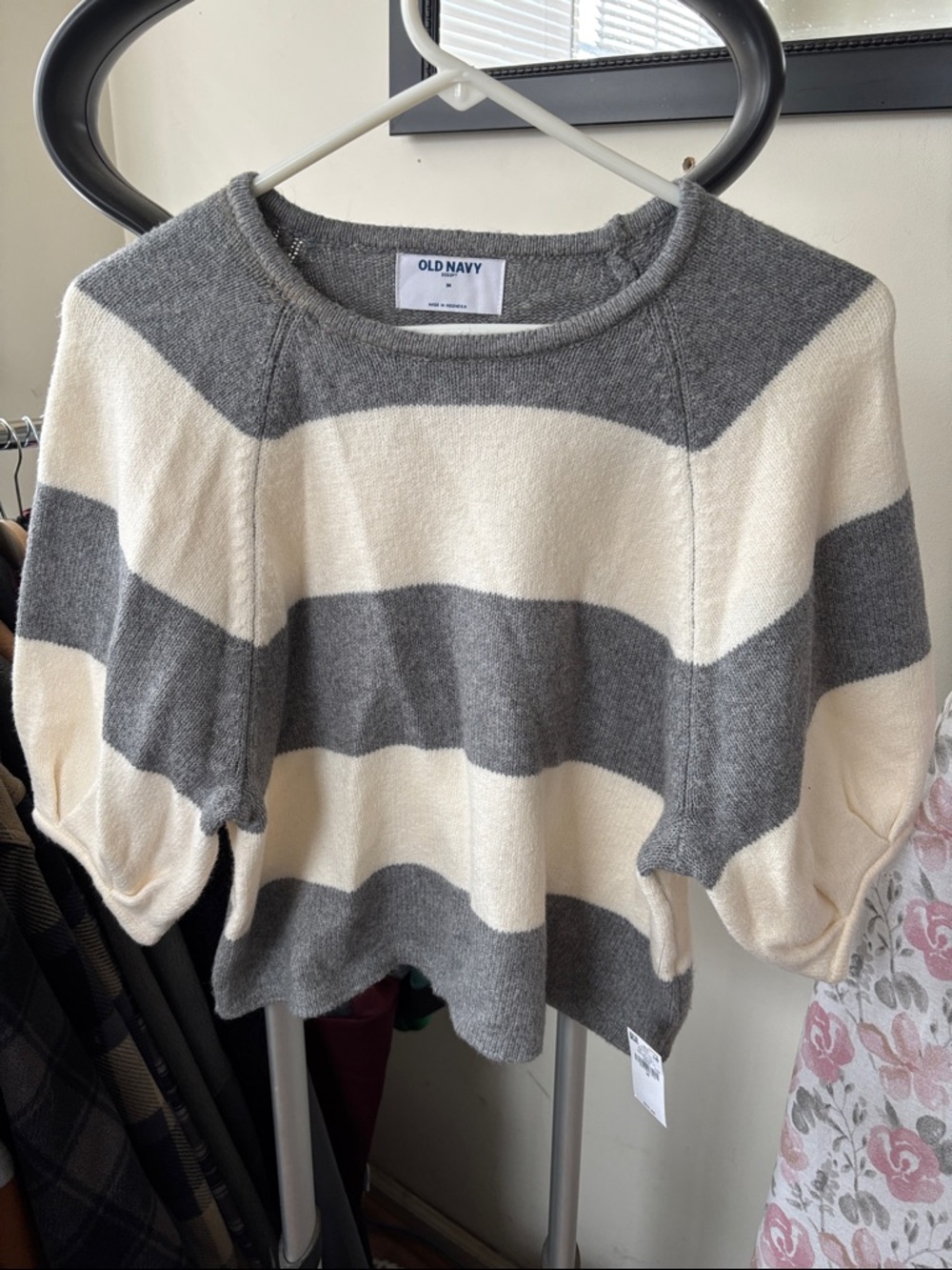 Old Navy Women's Gray and Cream Striped Sweater NWT